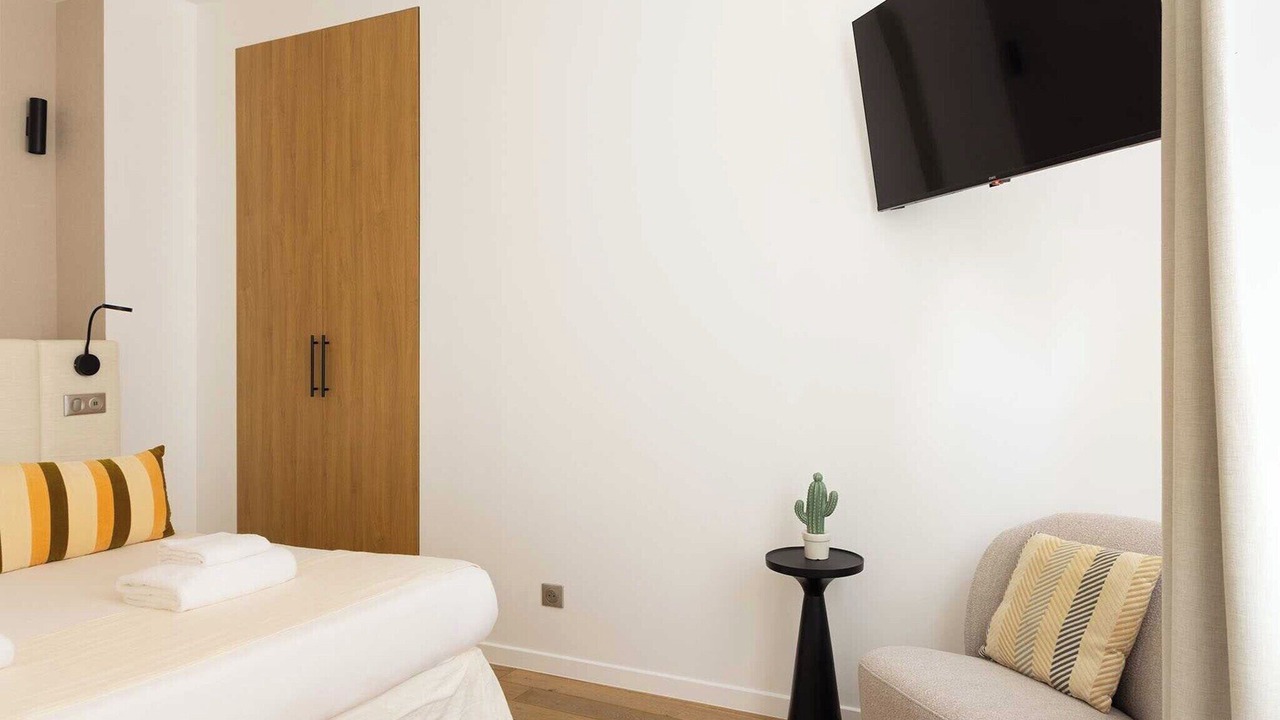 Photo of Bedroom in Val-de-Grace