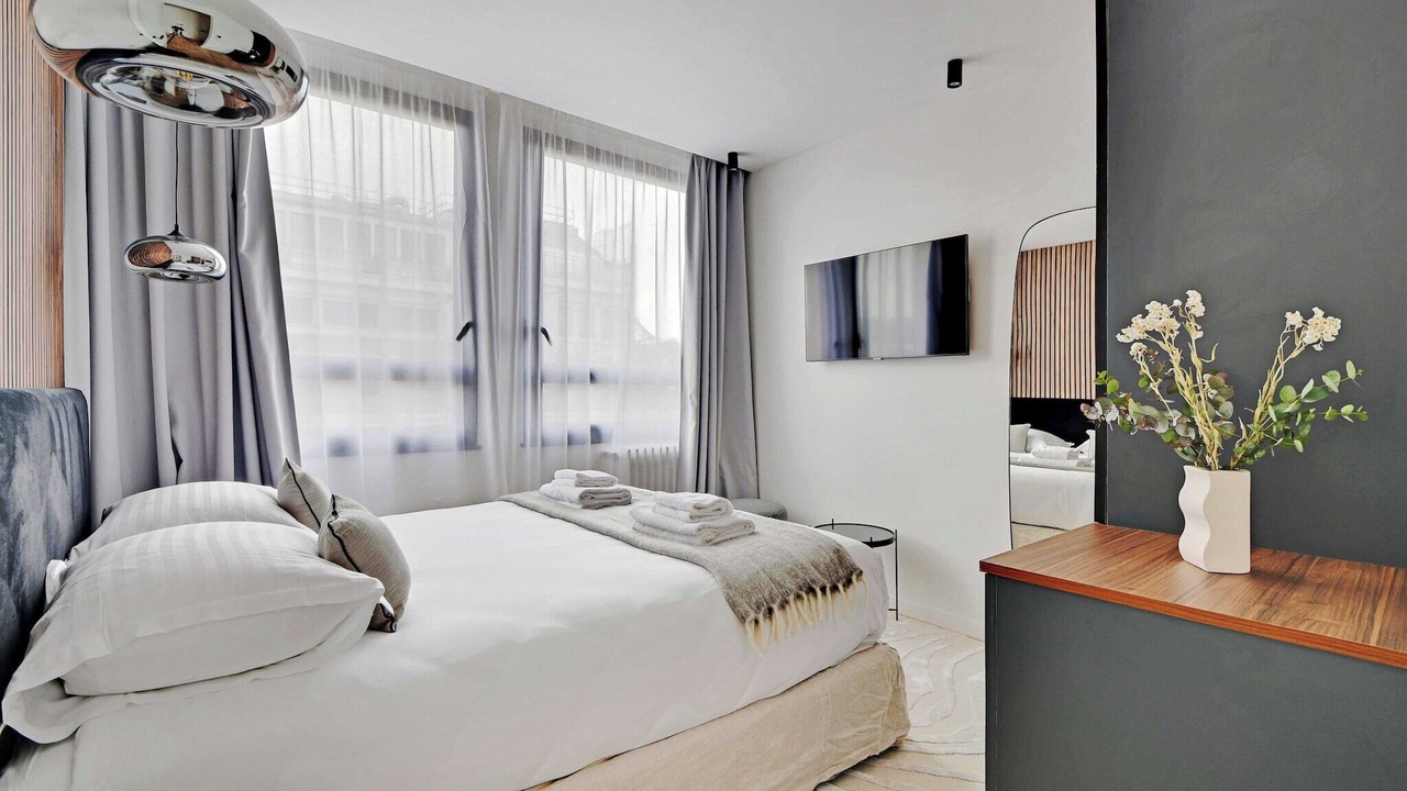 Photo of Bedroom in 8th Arrondissement