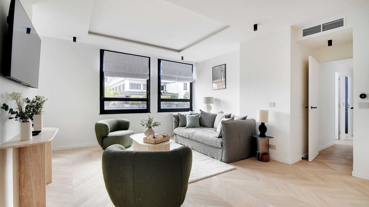Photo of Livingroom in 8th Arrondissement