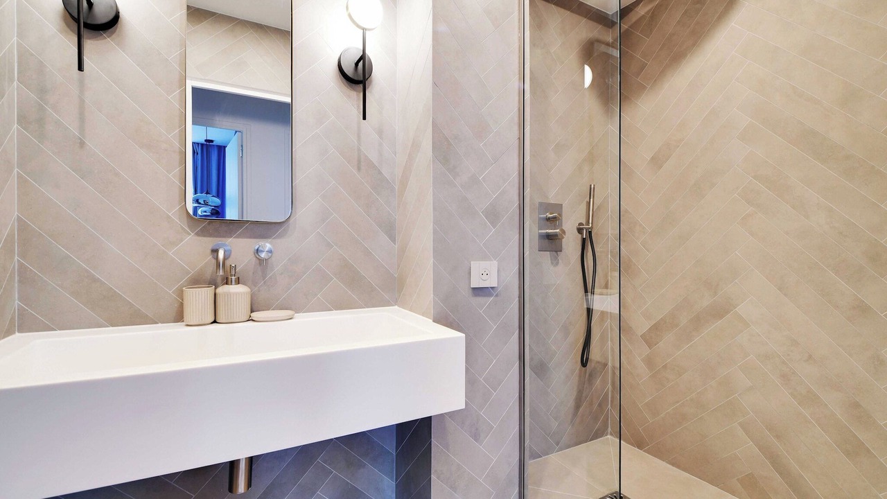 Photo of Bathroom in 8th Arrondissement