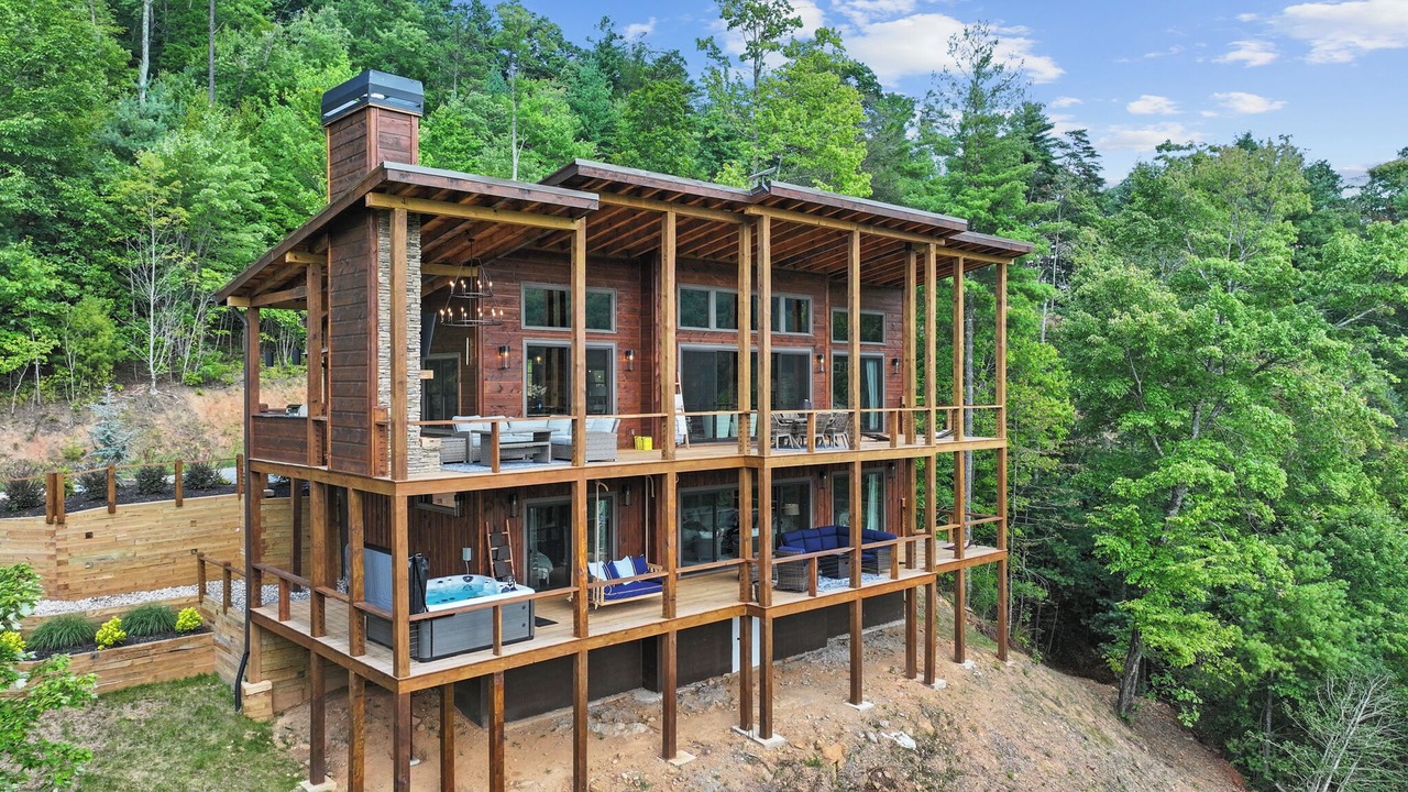 Photo of Outdoor in Cherry Log