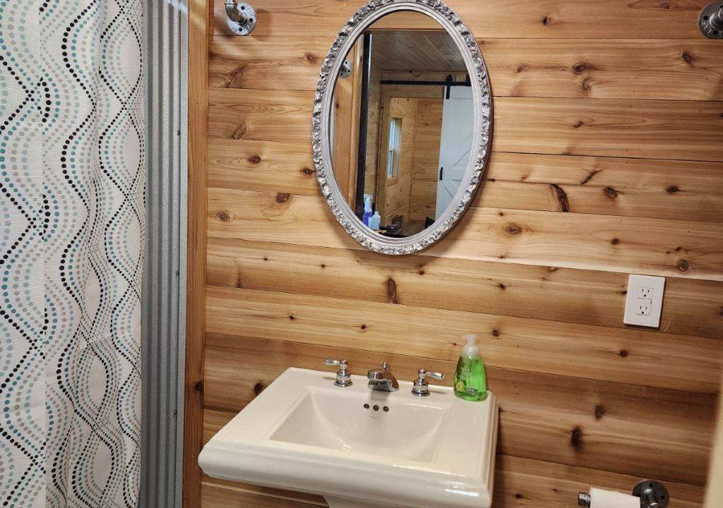 Photo of Bathroom in Woodbine