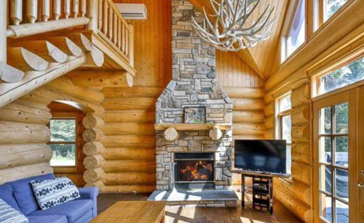 Photo of Livingroom in Fiddler Lake Resort
