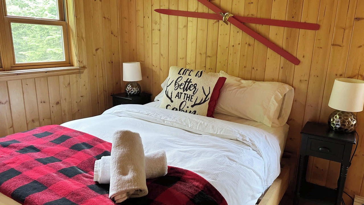 Photo of Bedroom in Fiddler Lake Resort