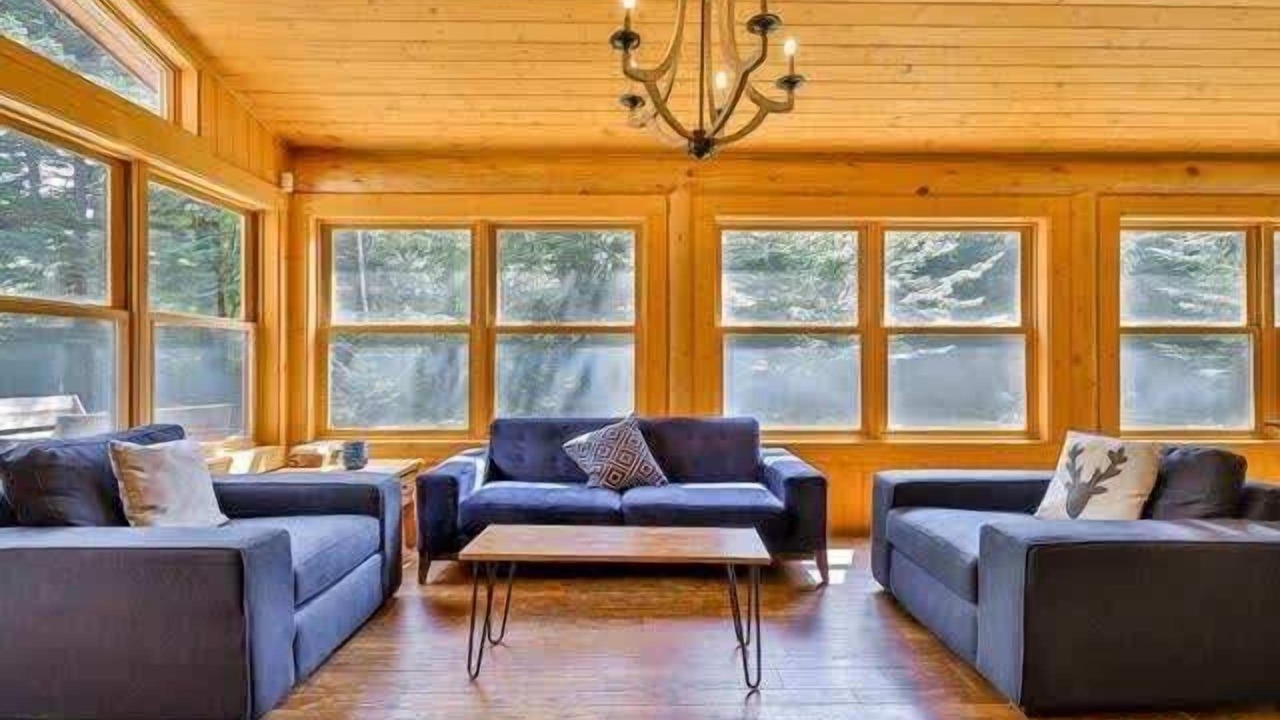 Photo of Livingroom in Fiddler Lake Resort