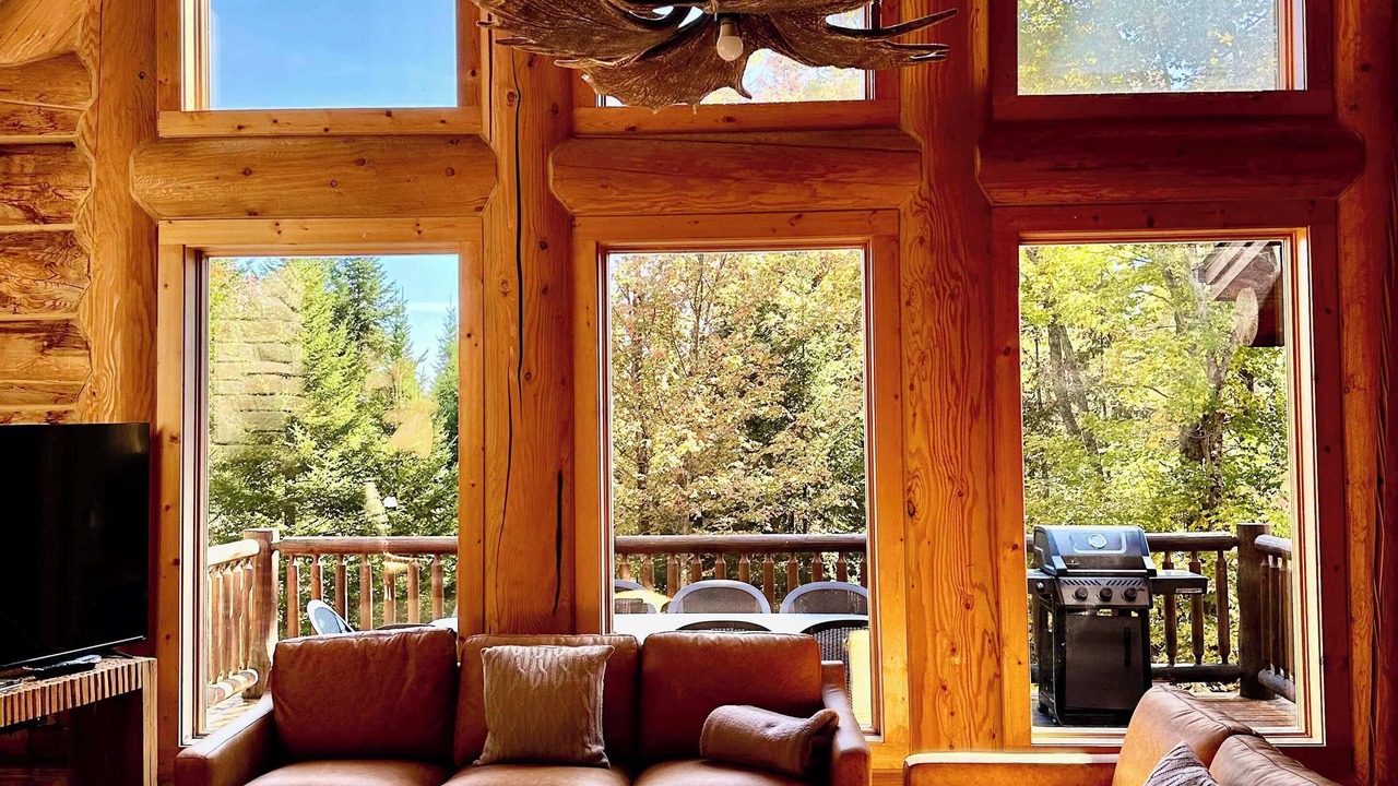 Photo of Livingroom in Fiddler Lake Resort