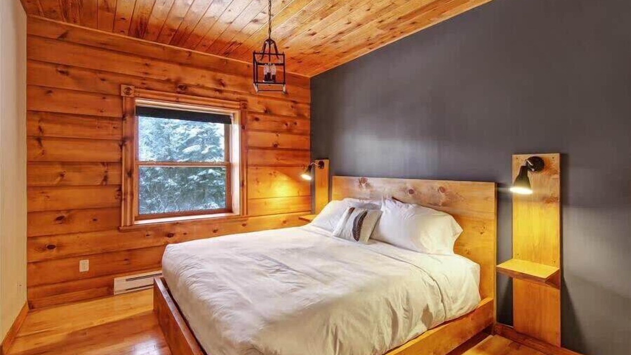 Photo of Bedroom in St-Adolphe-d'Howard