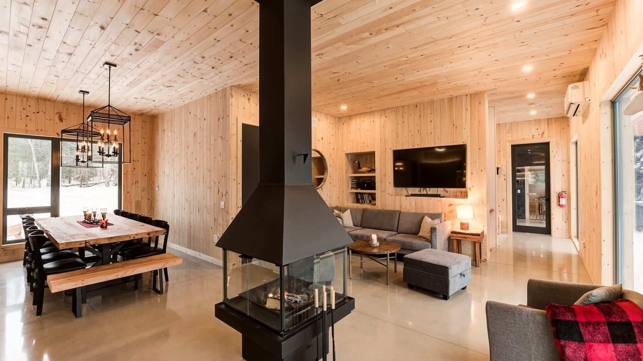 Photo of Livingroom in Morin Heights