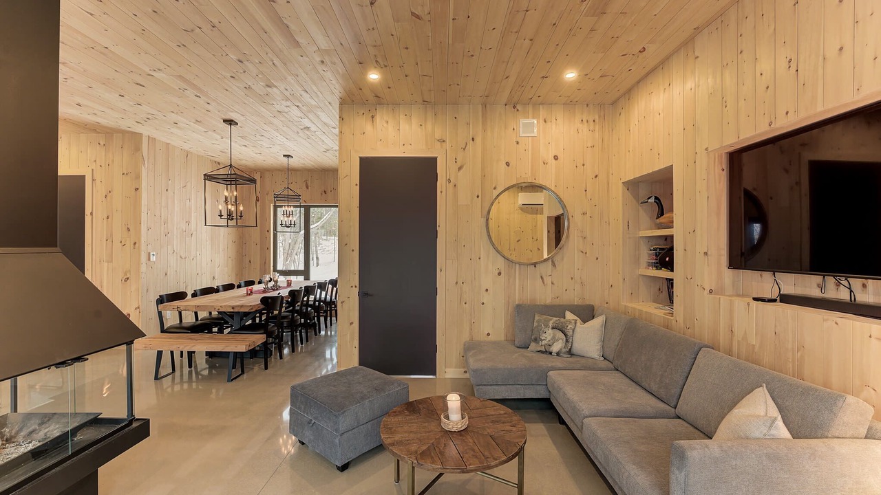 Photo of Livingroom in Morin Heights