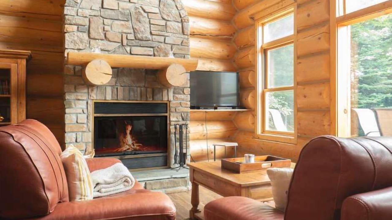 Photo of Livingroom in Fiddler Lake Resort