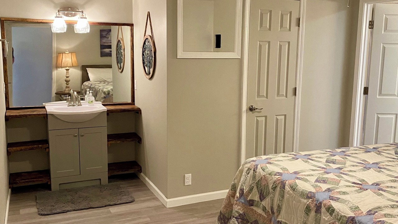 Photo of Bedroom in Holladay