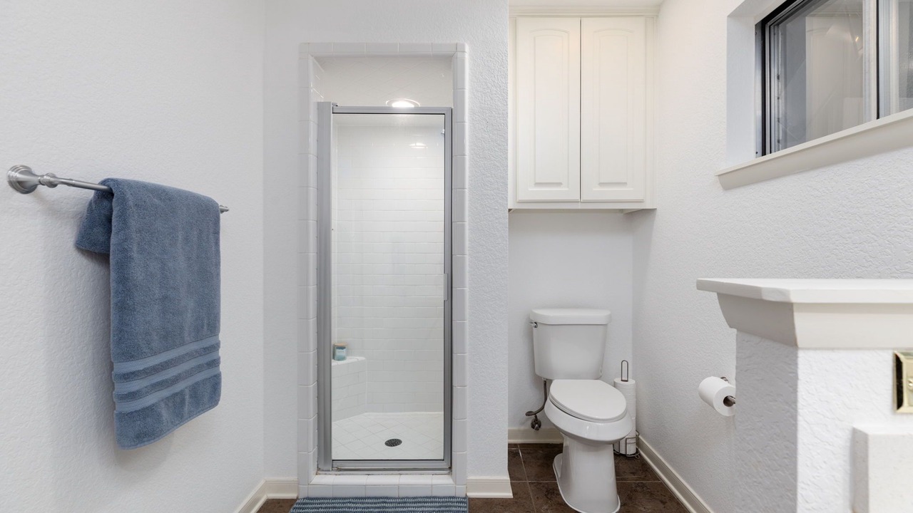 Photo of Bathroom in Oak Park - Northwood