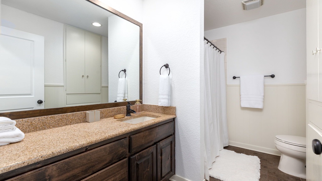 Photo of Bathroom in Oak Park - Northwood