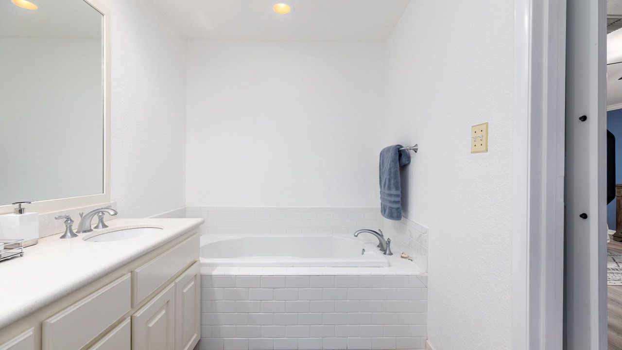 Photo of Bathroom in Oak Park - Northwood