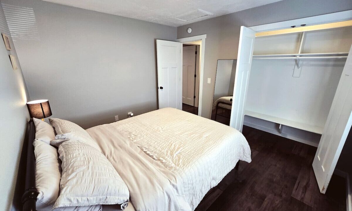 Photo of Bedroom in Midtown