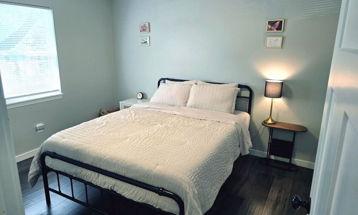 Photo of Bedroom in Midtown