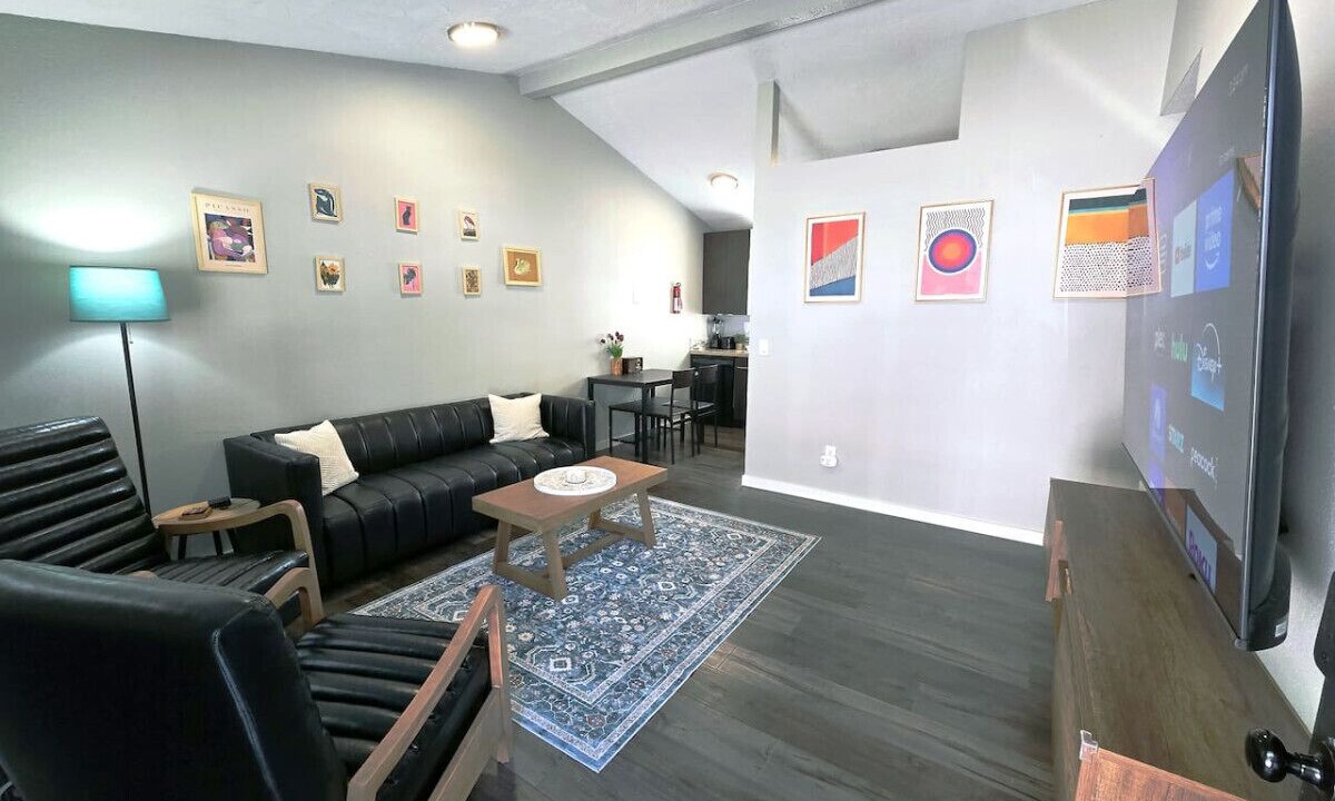 Photo of Livingroom in Midtown