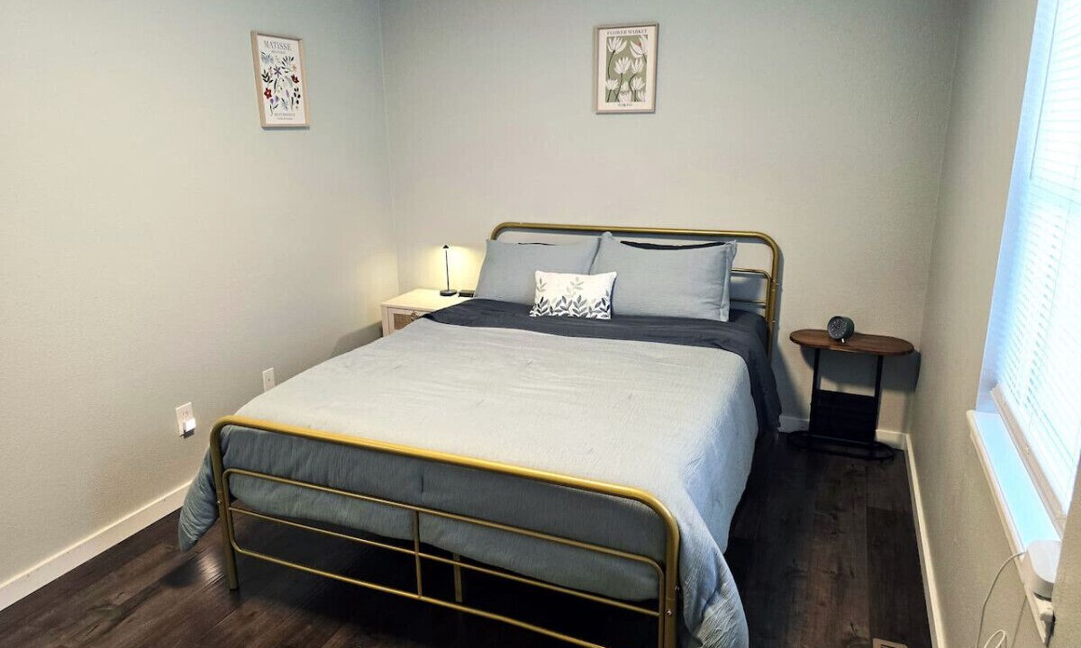 Photo of Bedroom in Midtown