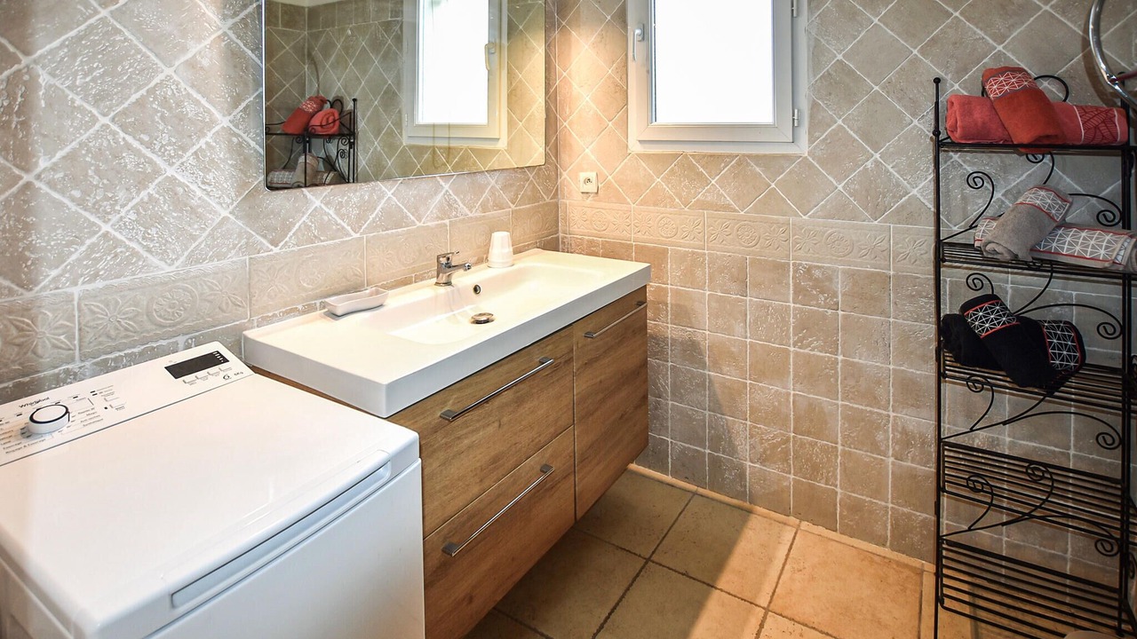 Photo of Bathroom in Saint-Saturnin-les-Avignon