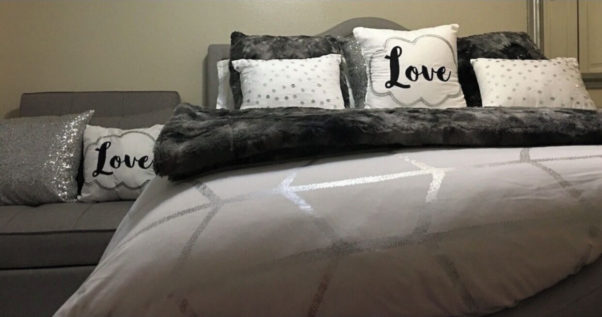 Photo of Bedroom in Olympia Heights
