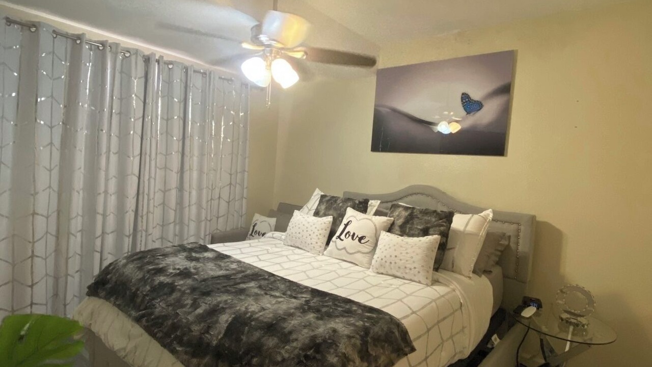 Photo of Bedroom in Olympia Heights
