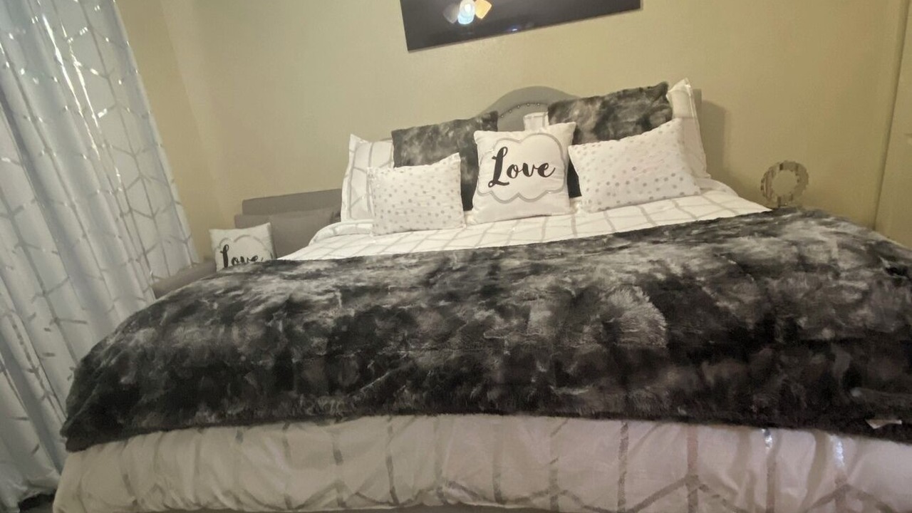 Photo of Bedroom in Olympia Heights