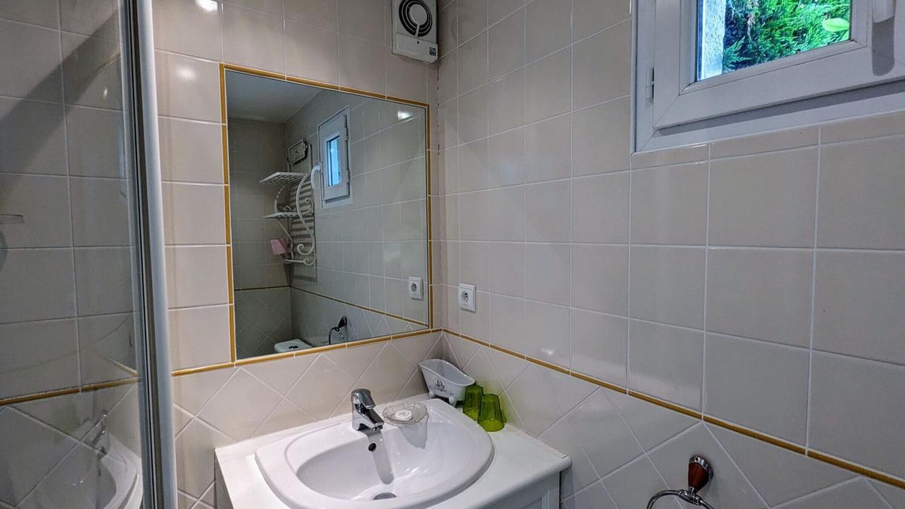 Photo of Bathroom in Azay-le-Ferron