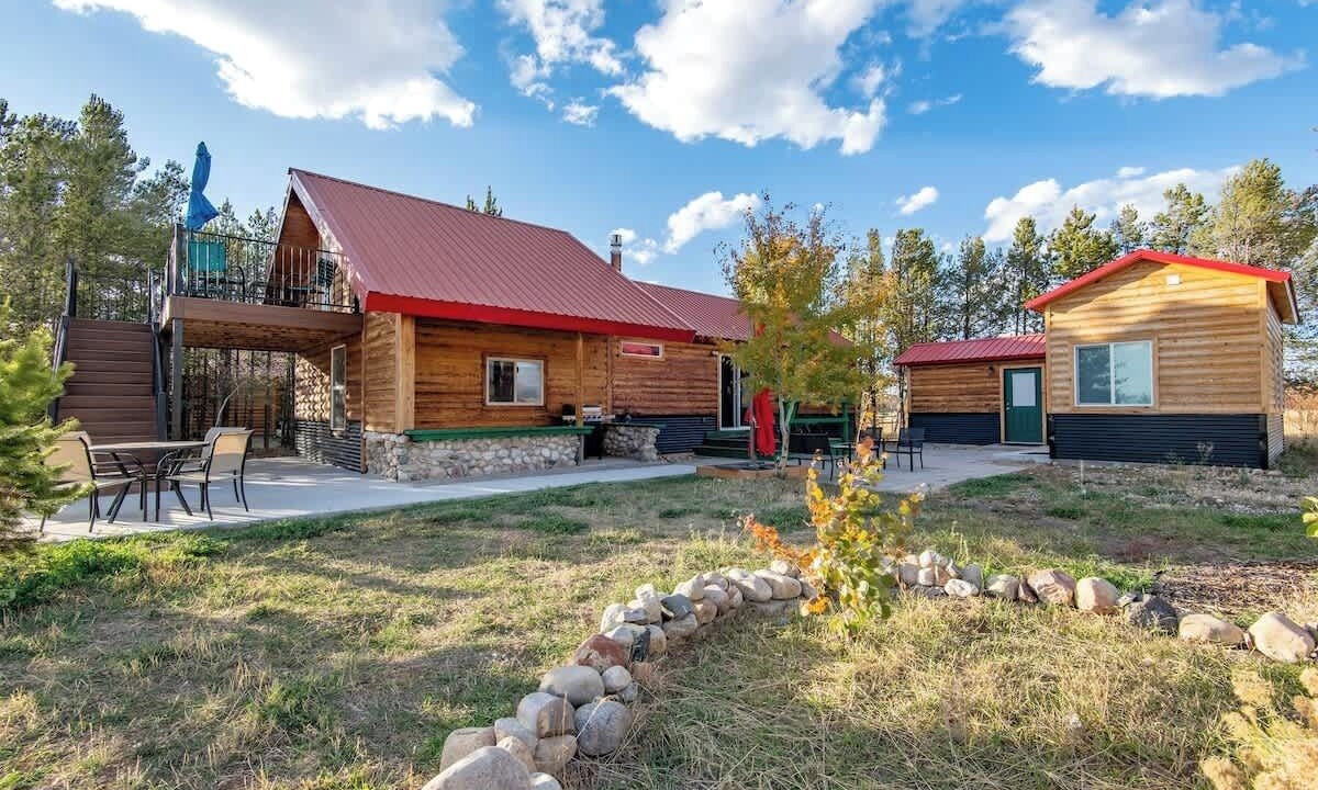 Photo of Outdoor in Leigh Creek Estates