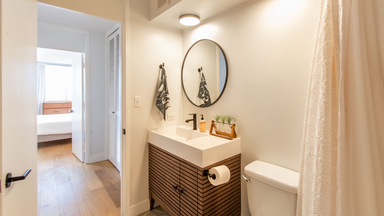 Photo of Bathroom in Waikiki
