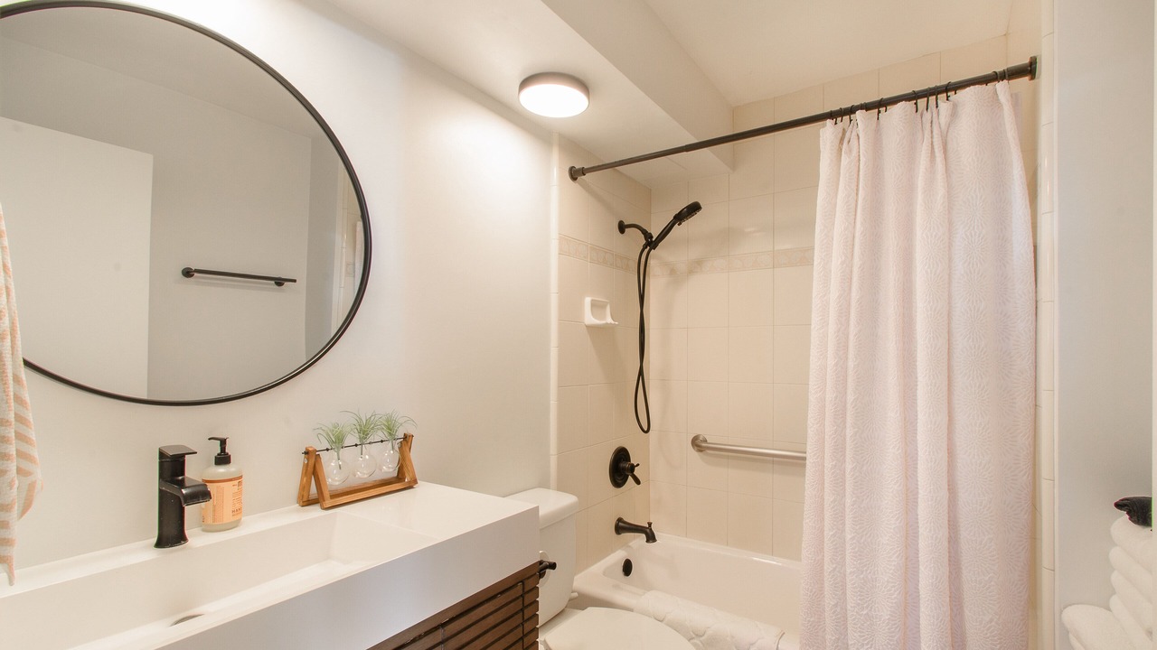 Photo of Bathroom in Waikiki