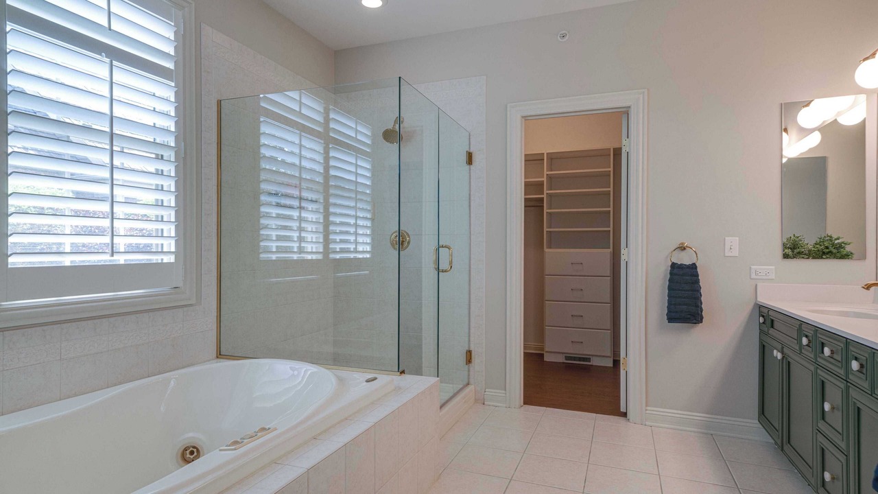Photo of Bathroom in Russell