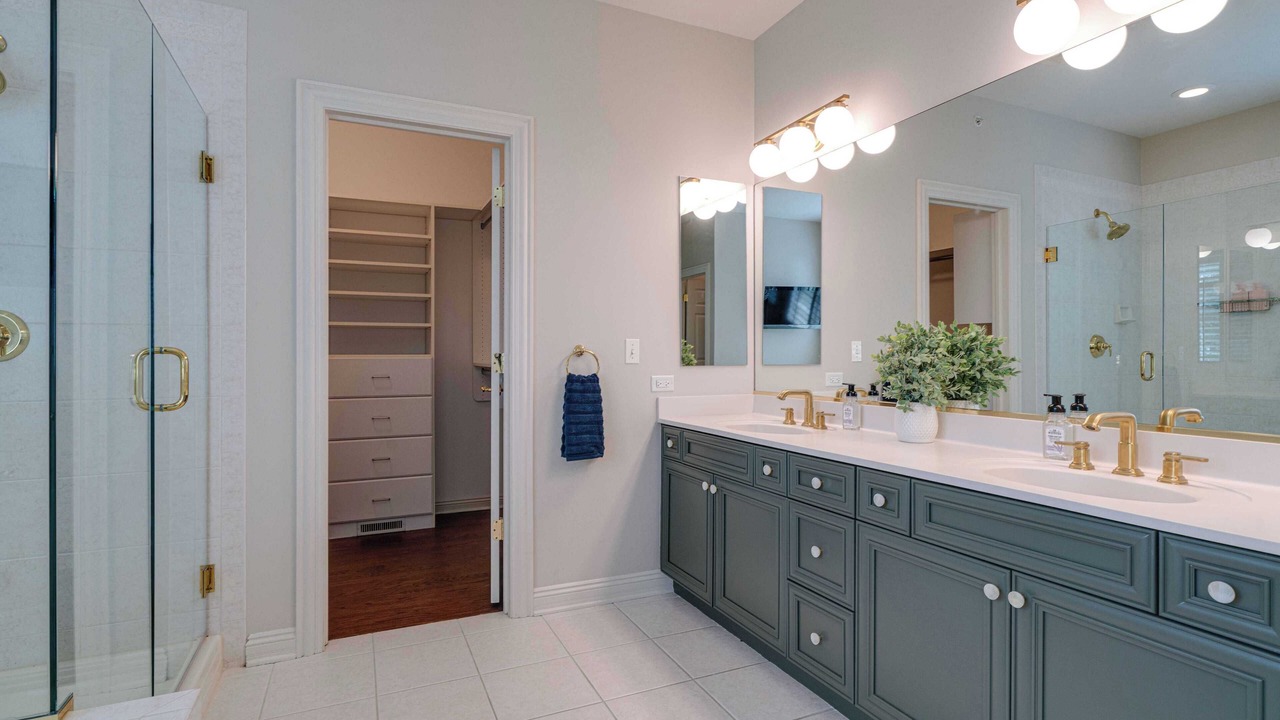 Photo of Bathroom in Russell