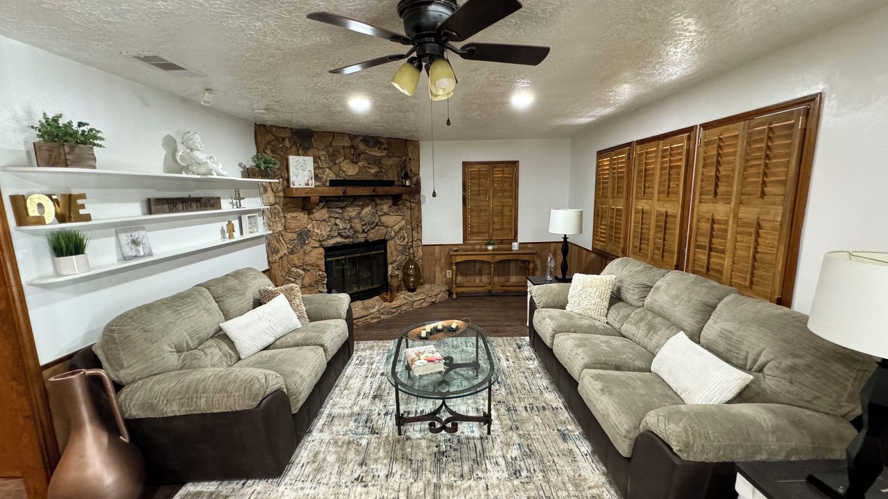 Photo of Livingroom in Livingston