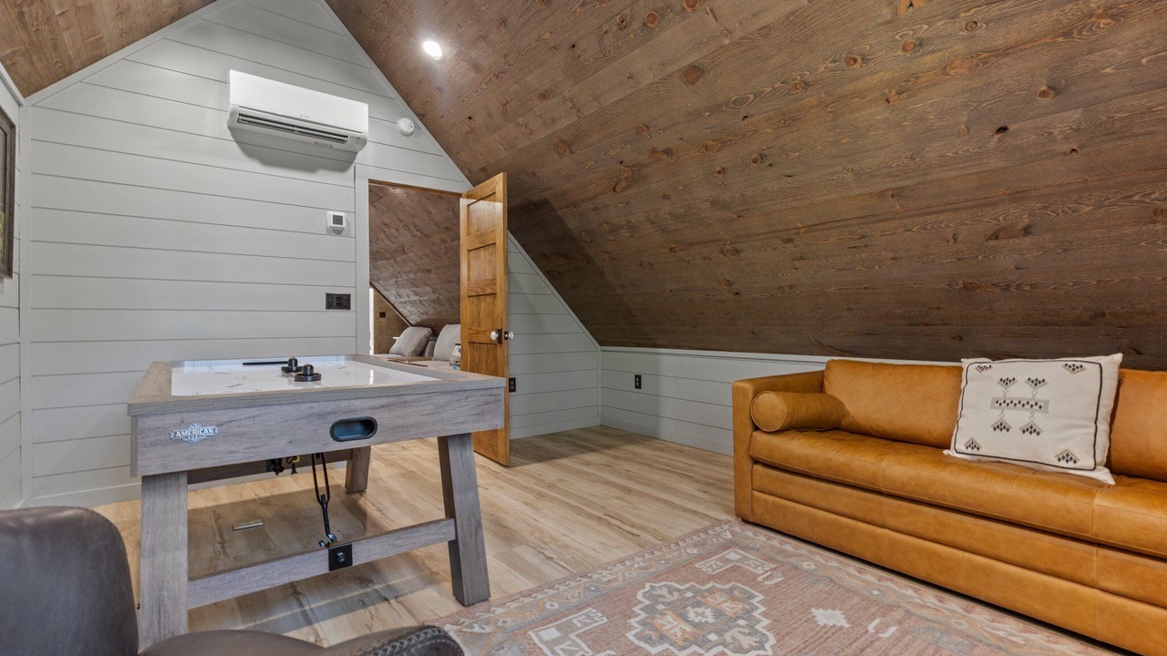 Photo of Livingroom in Shirley