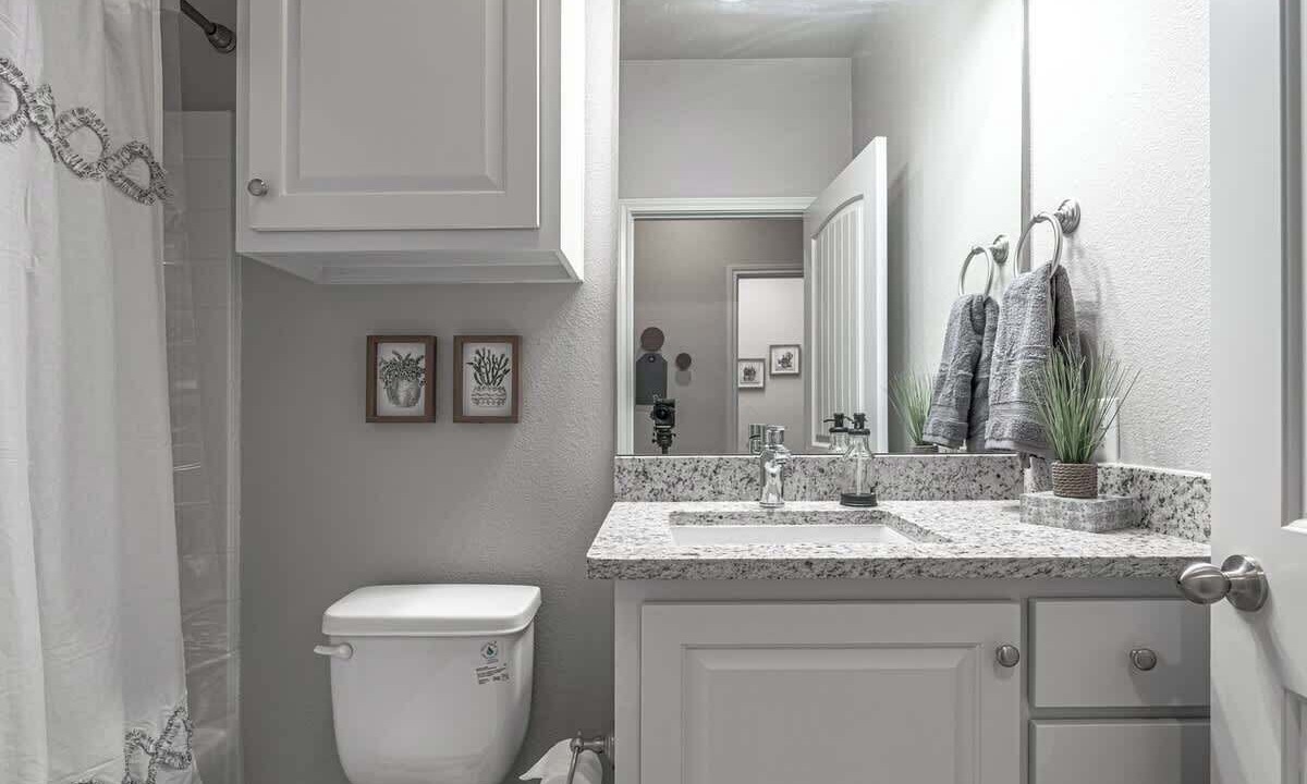 Photo of Bathroom in Shallowater
