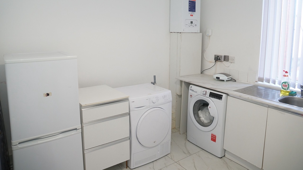 Photo of Others in Openshaw