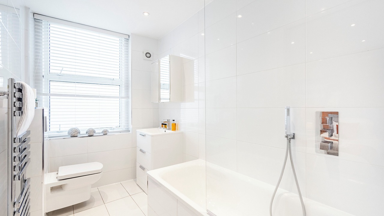 Photo of Bathroom in Brondesbury