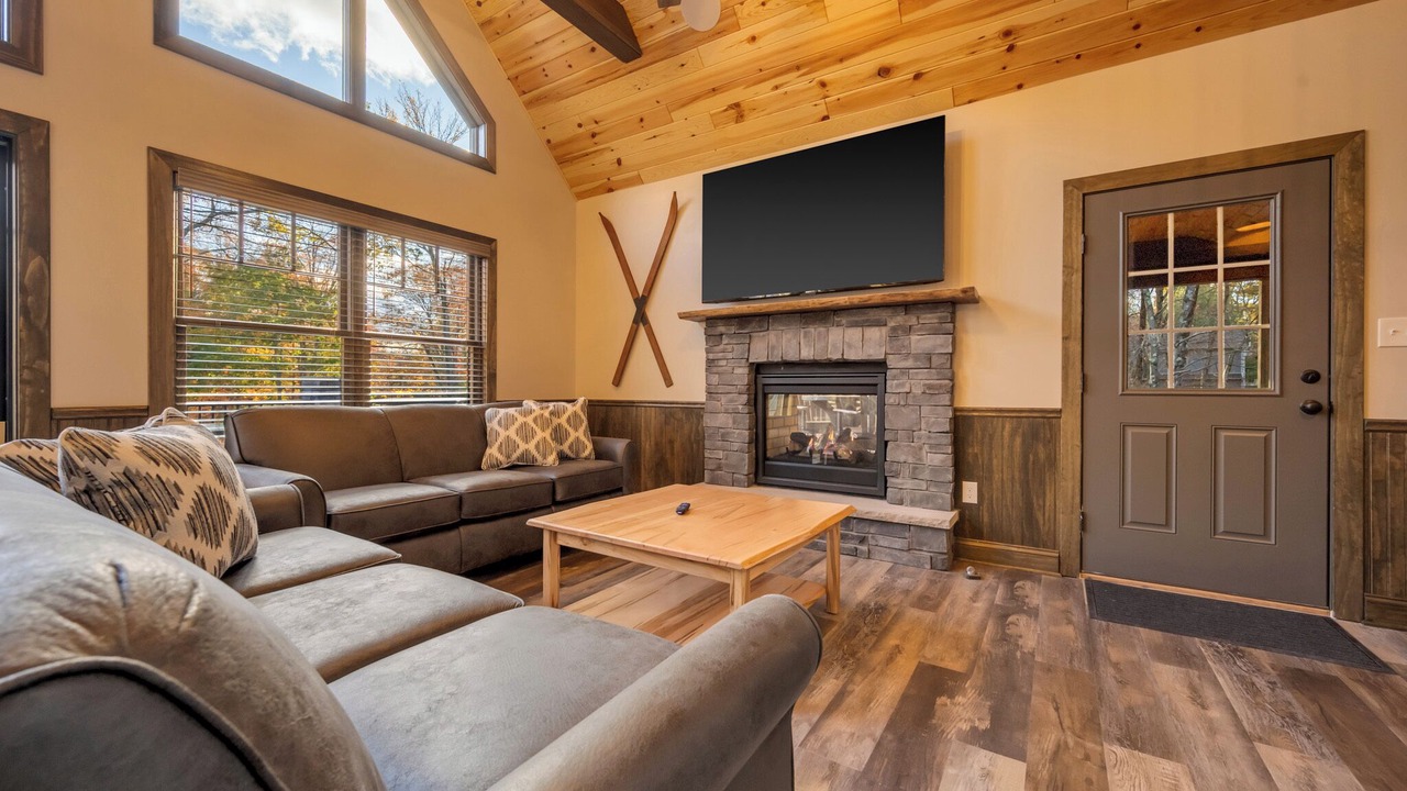 Photo of Livingroom in Lake Harmony Estates
