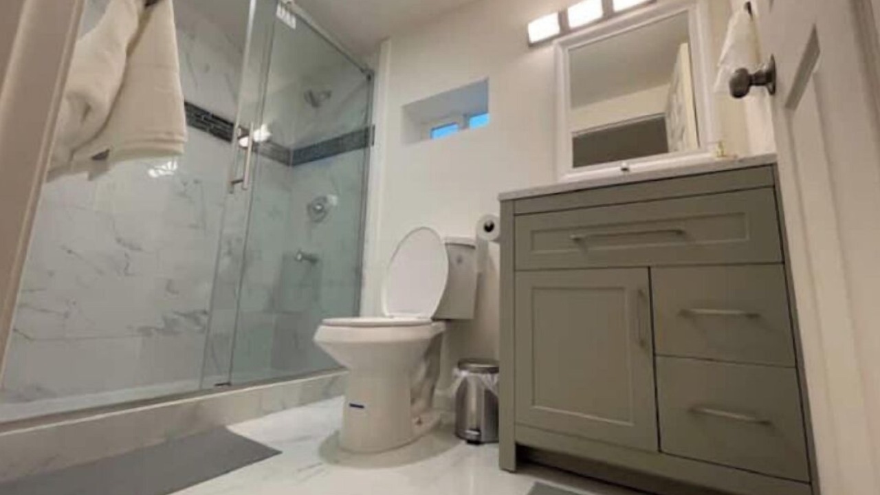 Photo of Bathroom in White Center