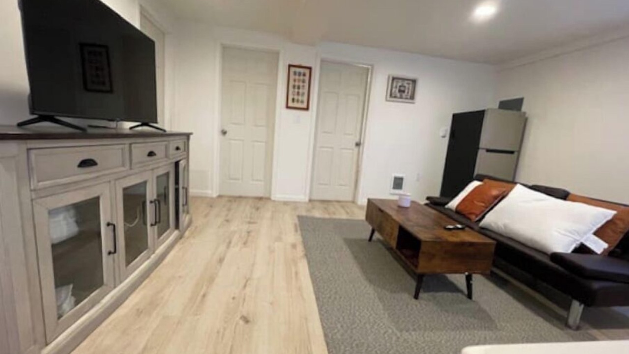 Photo of Livingroom in White Center