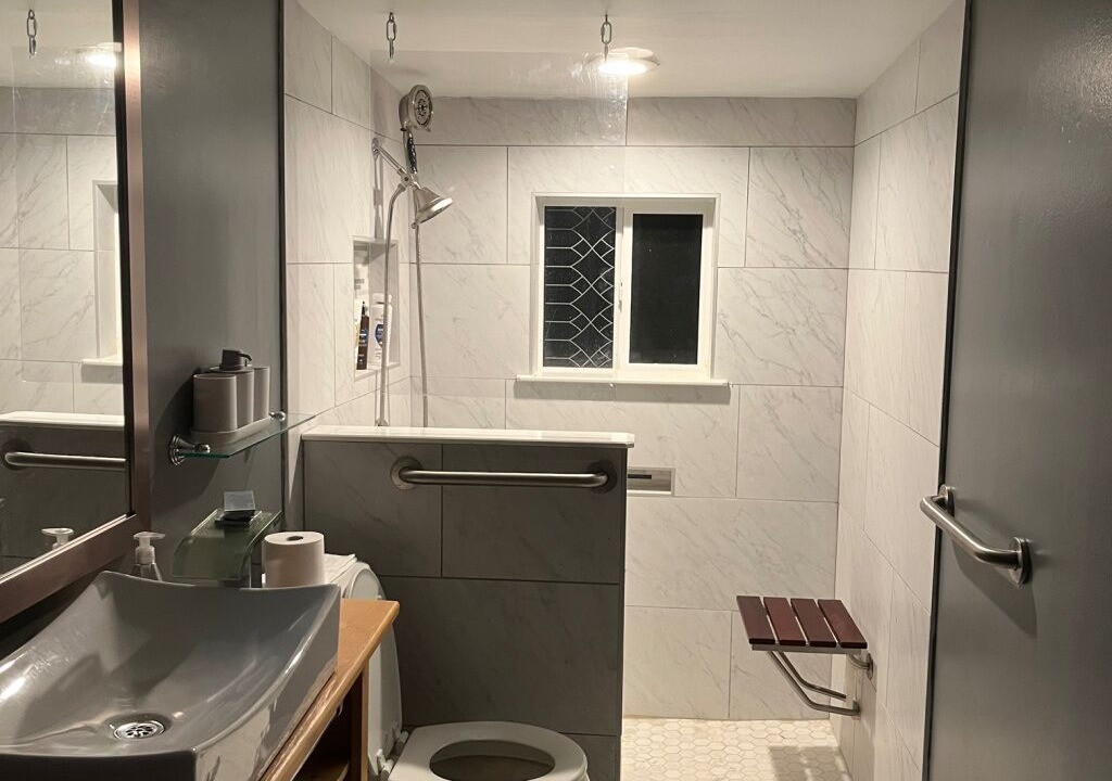 Photo of Bathroom in Lindridge-Martin Manor