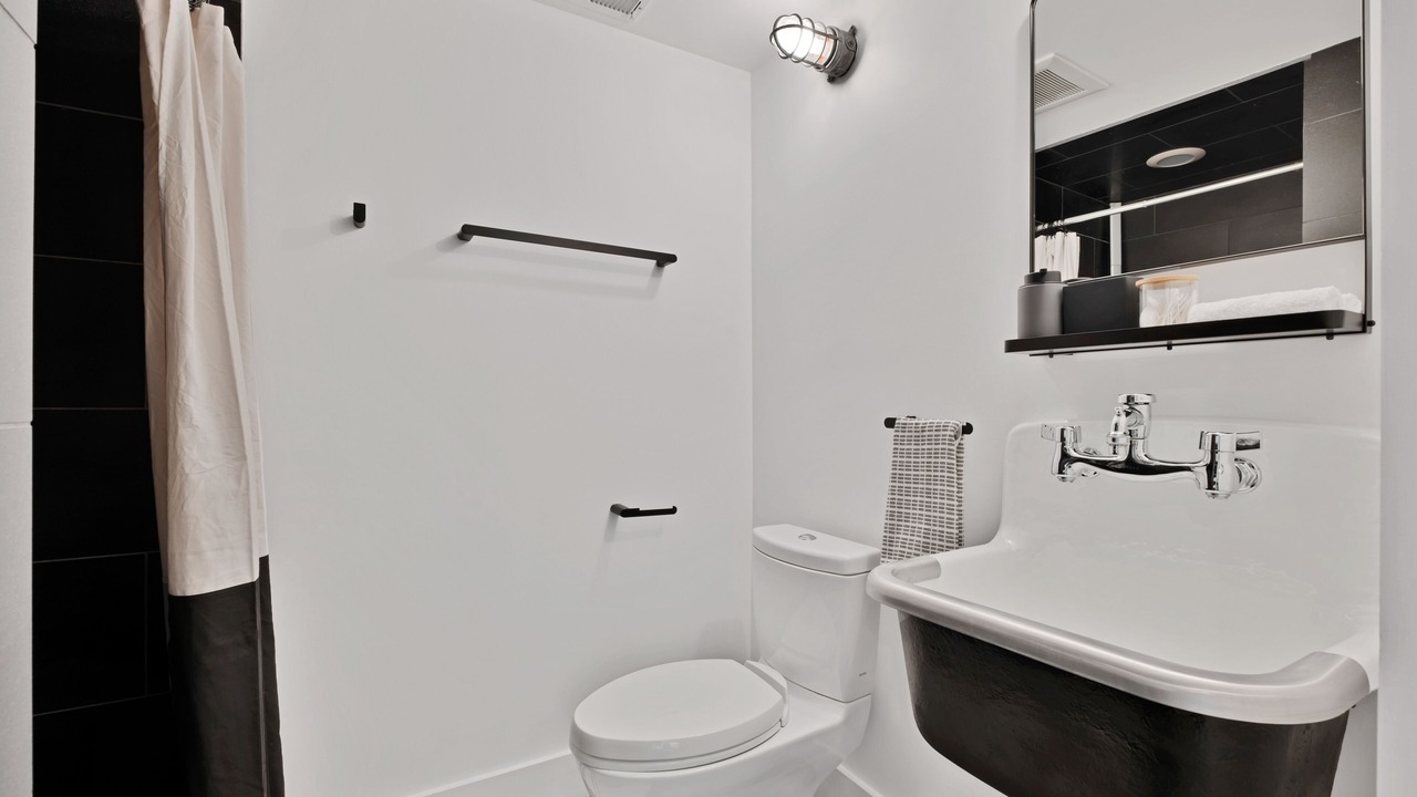 Photo of Bathroom in Wicker Park