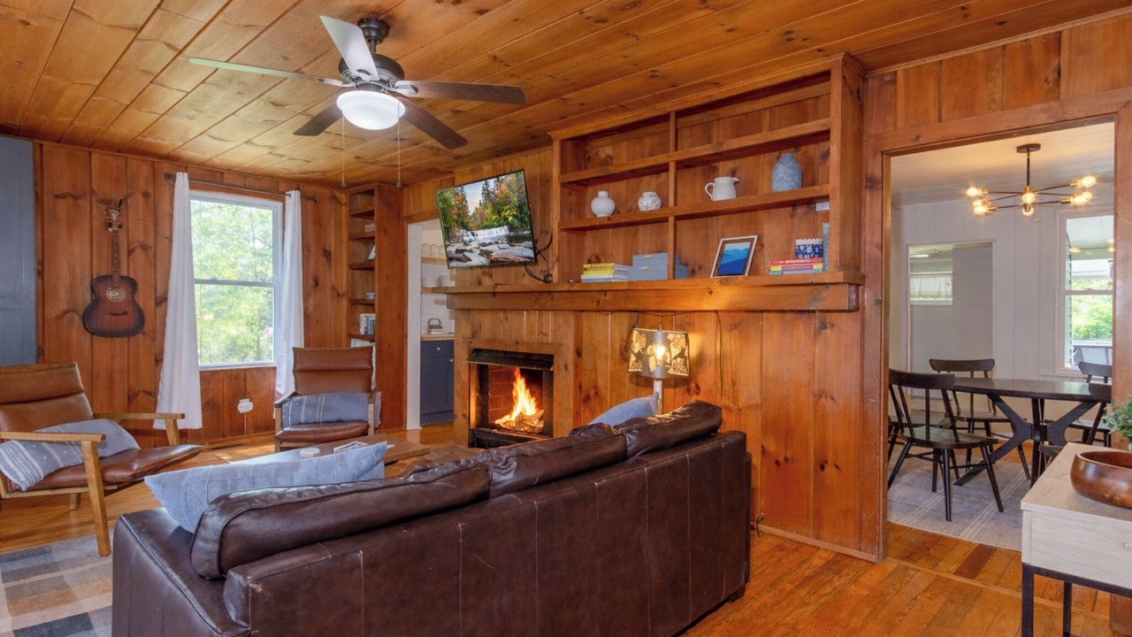 Photo of Livingroom in Brevard