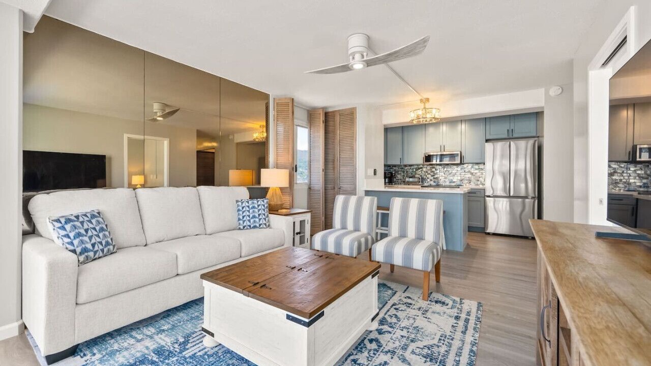 Photo of Livingroom in Tantalus