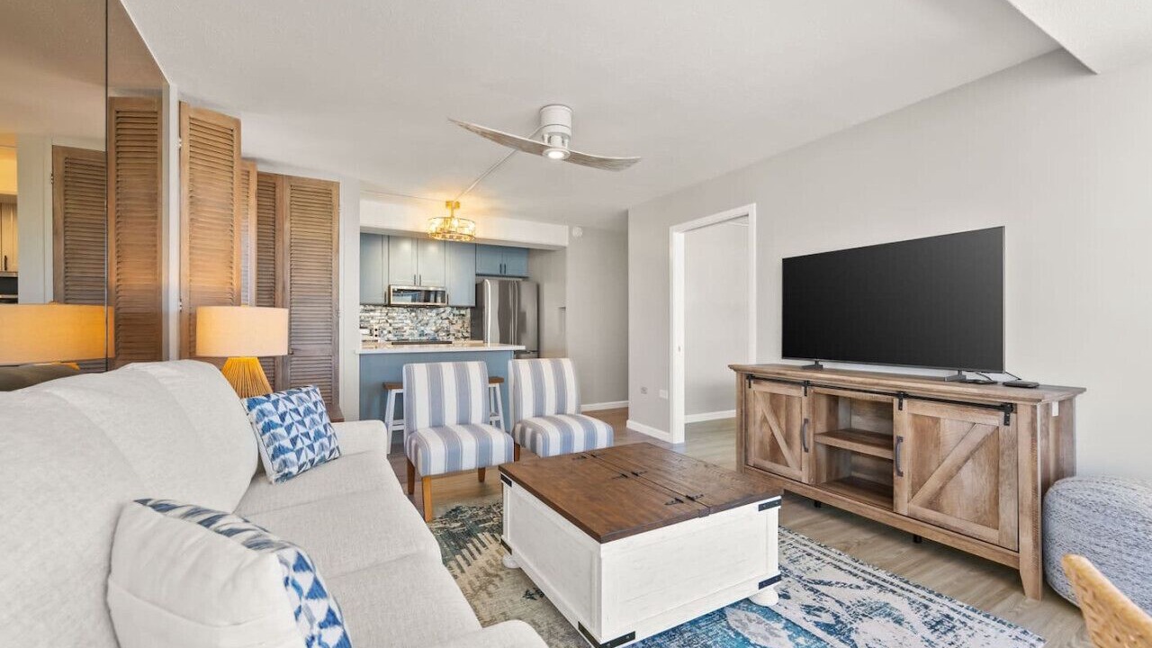 Photo of Livingroom in Tantalus