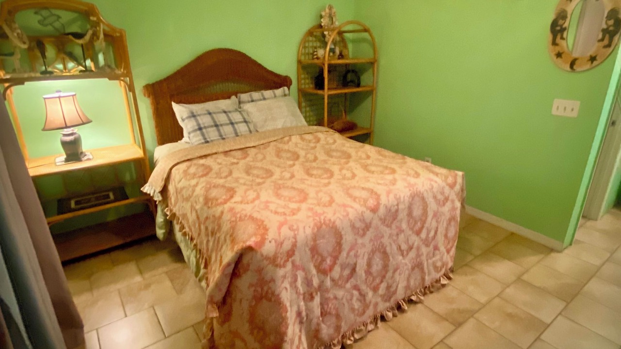 Photo of Bedroom in Biltmore Beach