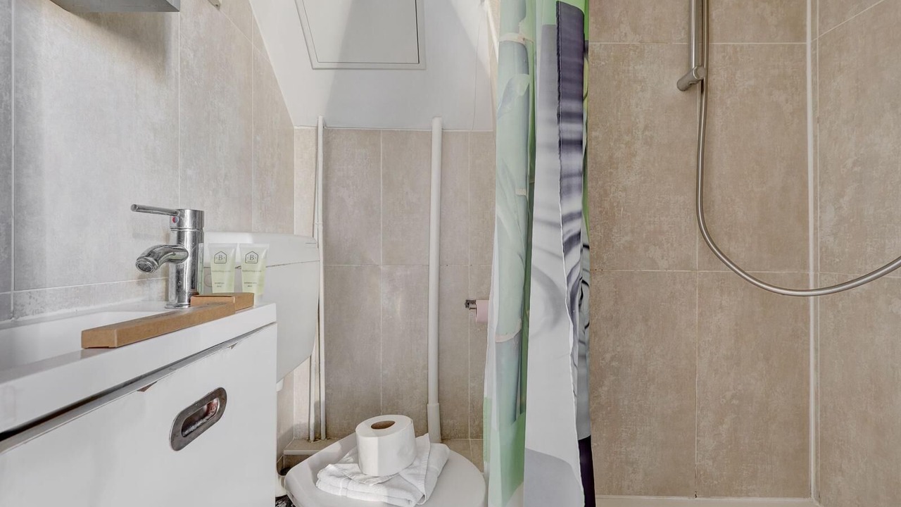 Photo of Bathroom in Quartier du Petit-Montrouge