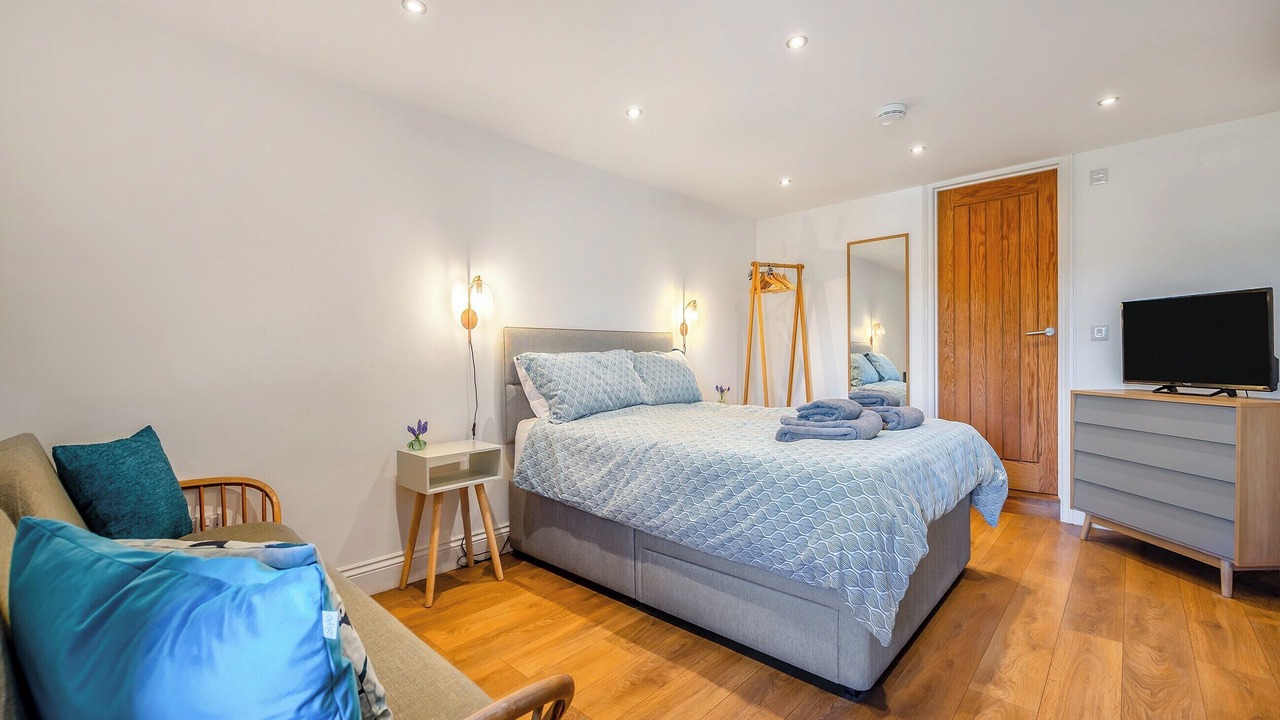 Photo of Others in Torpoint