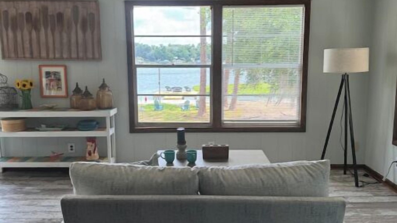 Photo of Livingroom in Interlachen