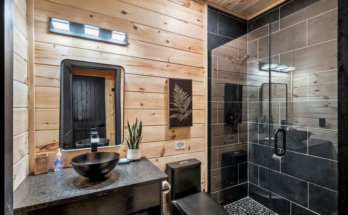 Photo of Bathroom in Cosby